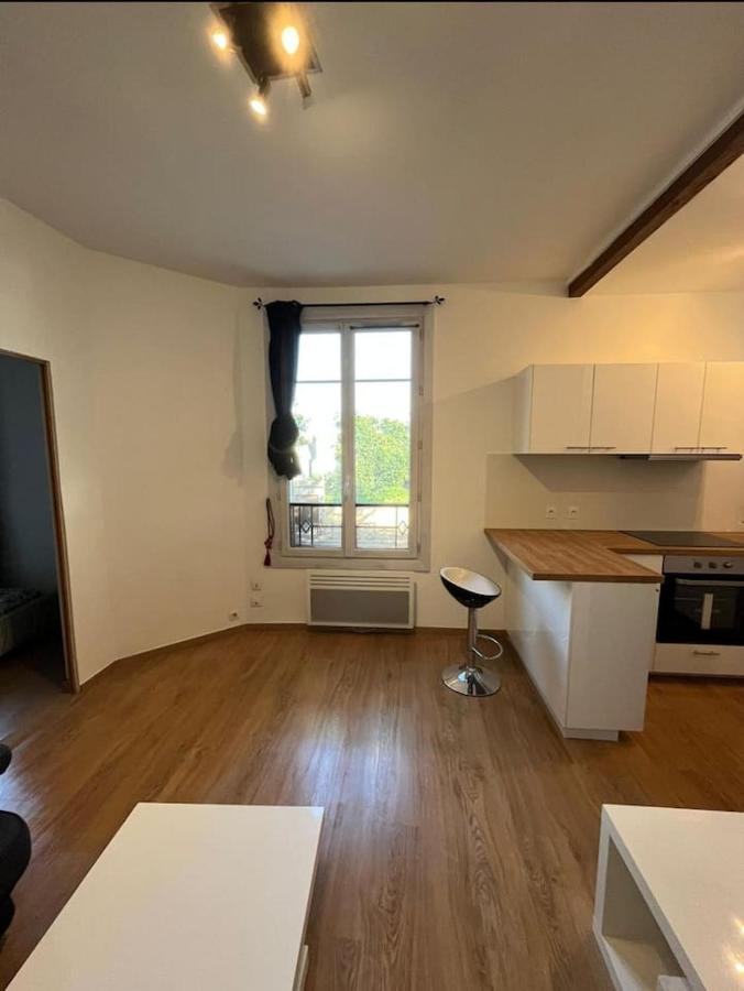 T2 Chic And White Avec Wifi Apartment Livry-Gargan